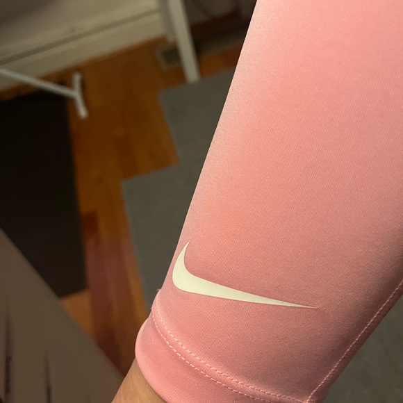 Pink Nike One leggings - Picture 2 of 8